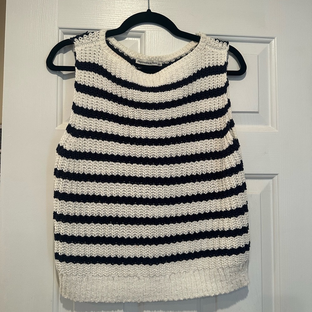 Abercrombie & Fitch Navy and White Knit Top